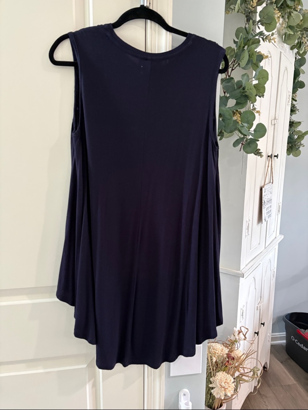 Lane Bryant Navy Sleeveless Smocked Yoke Swing Tank - Picture 2 of 2